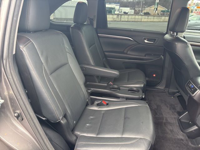 used 2015 Toyota Highlander car, priced at $15,999