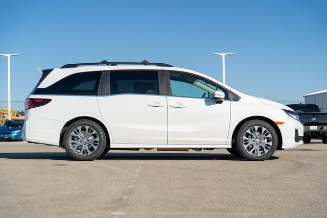 2025 Honda Odyssey Touring 8