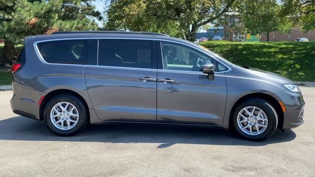 2022 Chrysler Pacifica Touring L 9