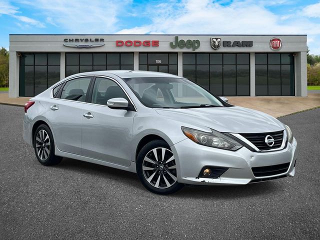 2017 Nissan Altima 2.5 SL Plata (Brilliant Silver Metallic) Sedán Tracción delantera Transmisión variable continua
