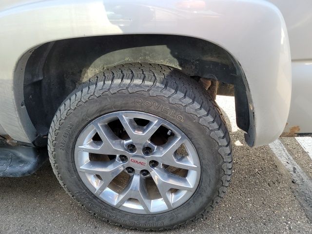 2005 Chevrolet Suburban 1500 LS 4X4 SUV