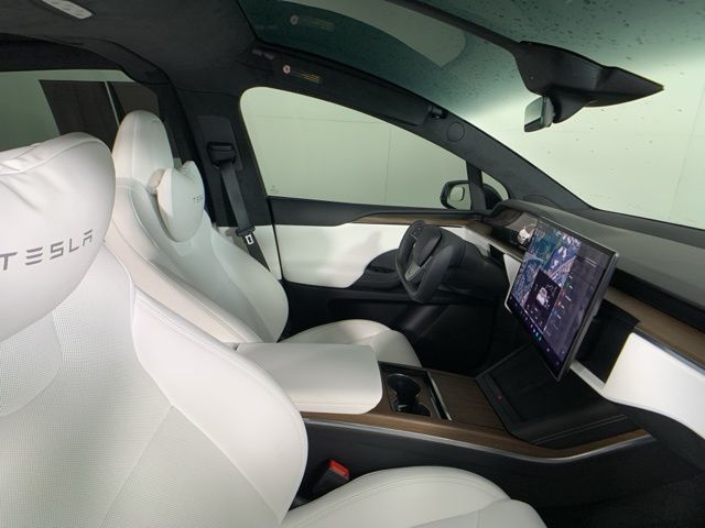 2023 Tesla Model X Standard Range 29