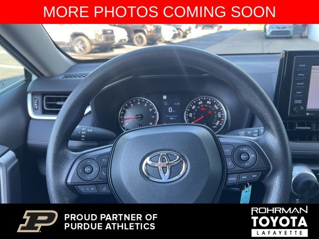 2022 Toyota RAV4 LE 12