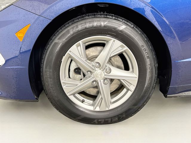 Used 2020 Blue Hyundai SE image 28