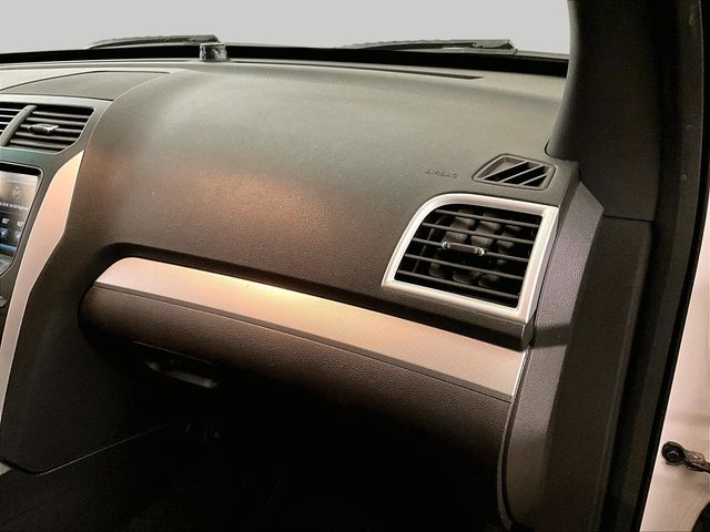 2015 Ford Explorer XLT White at Subaru and VW of Moon Township