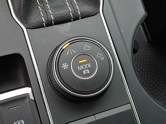 VolkswagenAtlas Cross Sport24
