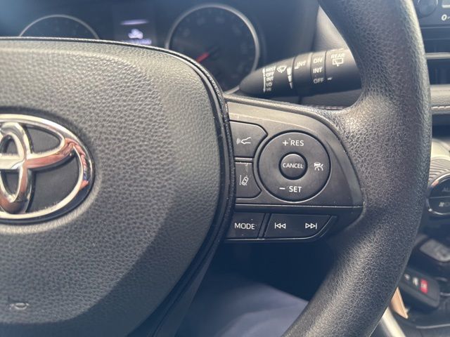 2021 Toyota RAV4 XLE White at Community Toyota