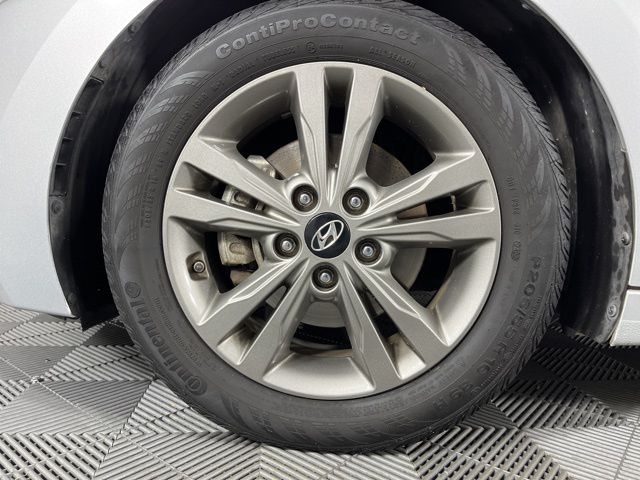 2018 Symphony Silver Hyundai Elantra Value Edition FWD Sedan