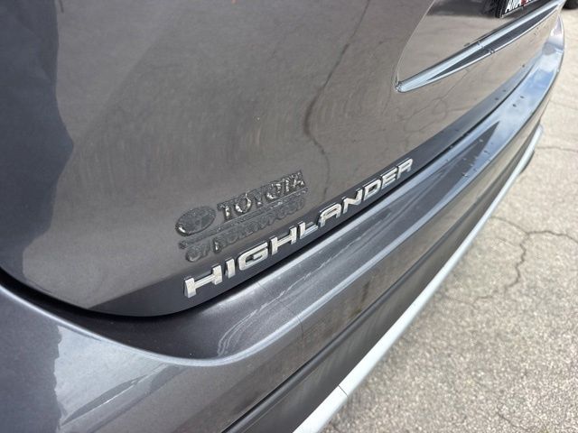 Used 2024 Toyota Highlander SUV