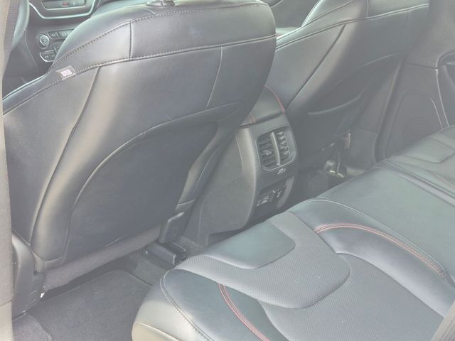 2022 Jeep Cherokee - Image 25