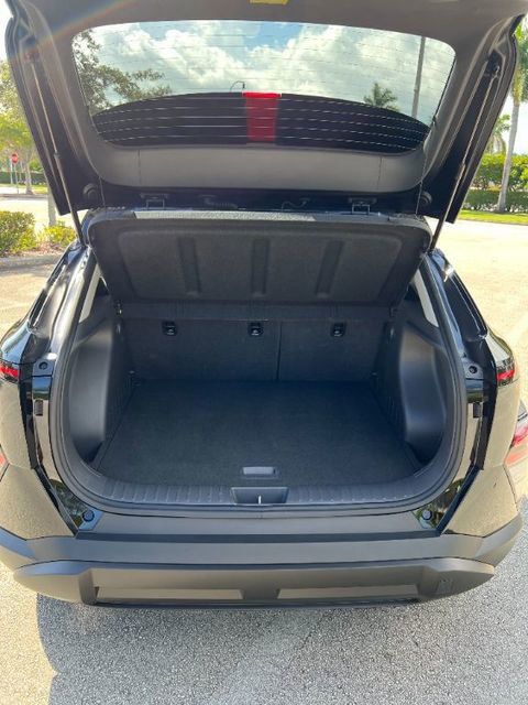 Used 2025 Black Hyundai SEL image 6