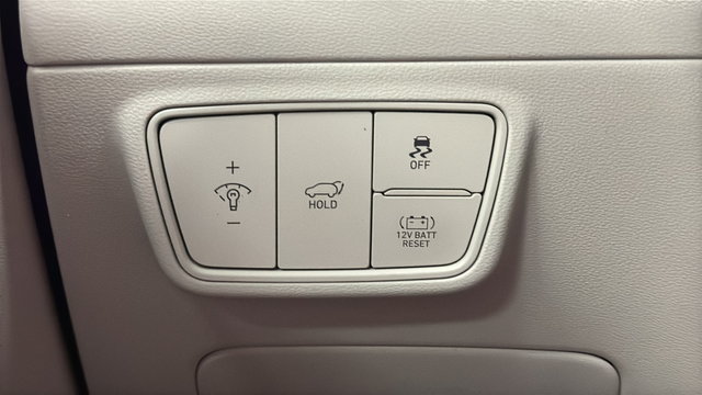Used 2024 White Pearl Hyundai SEL Convenience image 31
