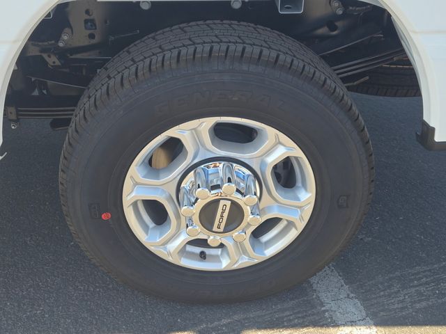 New 2026 Ford Super Duty F-350 Crew Cab 8' Box XLT