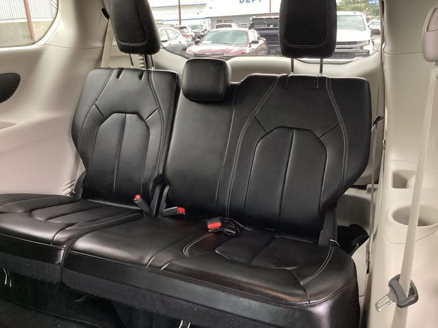 Used Car 2023 Chrysler Pacifica  Touring L For Sale Under $30,000 In San Antonio, Texas
