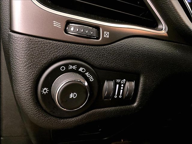 2020 Jeep Cherokee Latitude Plus Gray at Subaru and VW of Moon Township