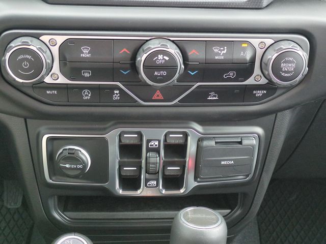 Used 2023 White Jeep Overland image 24