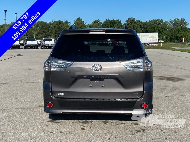 2016 Toyota Sienna SE 29