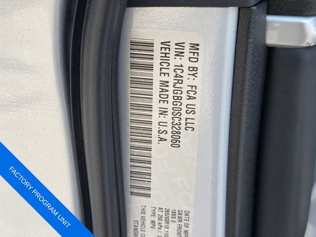 Used 2025 Jeep Grand Cherokee SUV
