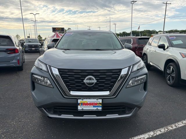 View vehicle photo 2