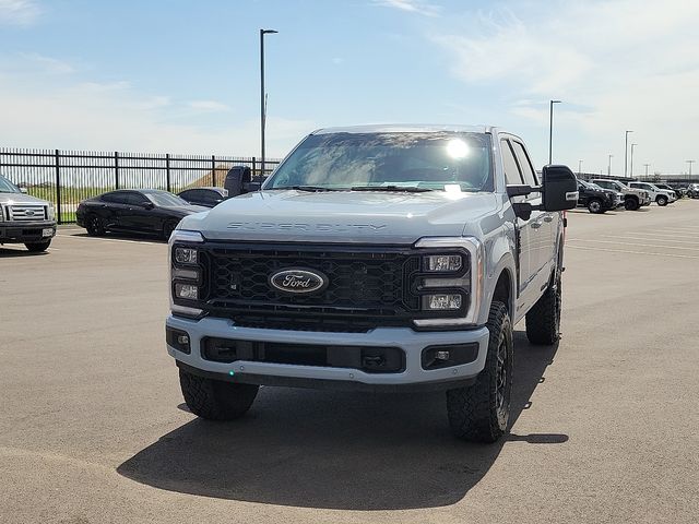  2025 Ford F-250 Super Duty Lariat Crew Cab 4WD   