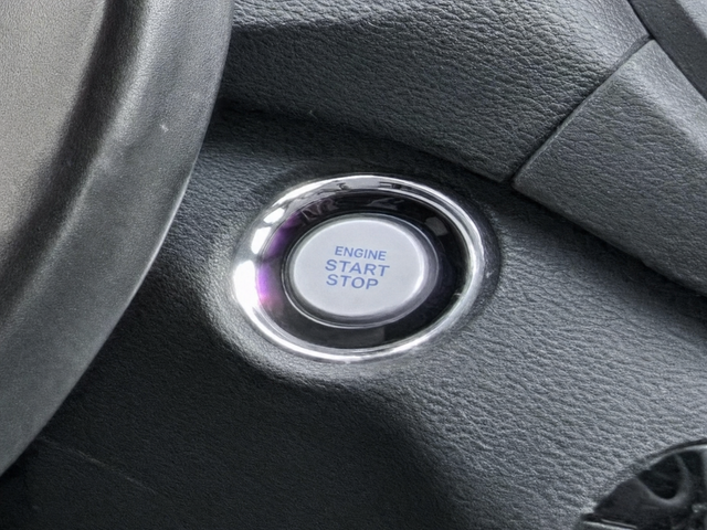 Used 2018 Silver Hyundai Limited image 18
