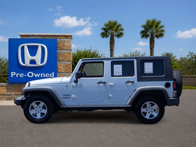 Used 2013 Bright White Clearcoat Jeep Unlimited Sport image 3