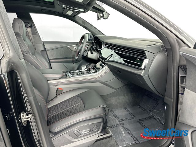 2025 Audi RS Q8 performance