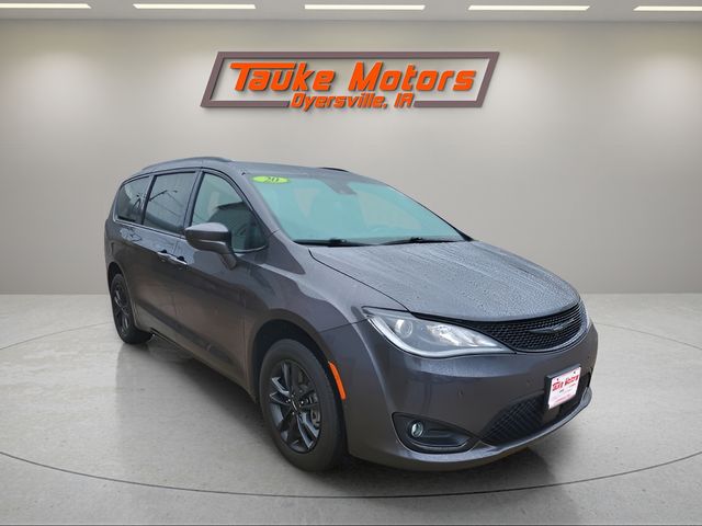 Gray (Granite Crystal Metallic Clearcoat) 2020 Chrysler Pacifica Minivan All-Wheel Drive 9-Speed Automatic