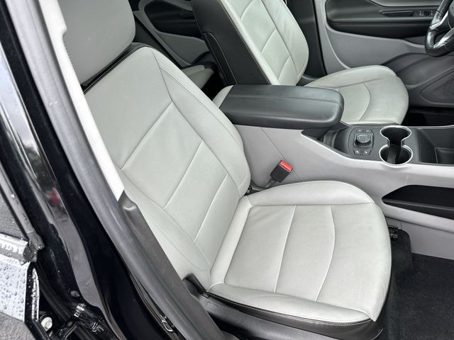 Used 2021 Black GMC SLT image 28