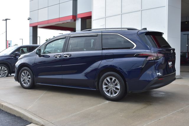 Used 2024 Toyota Sienna Van