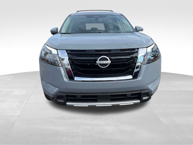 2025 Boulder Gray Pearl Nissan Pathfinder Platinum FWD SUV