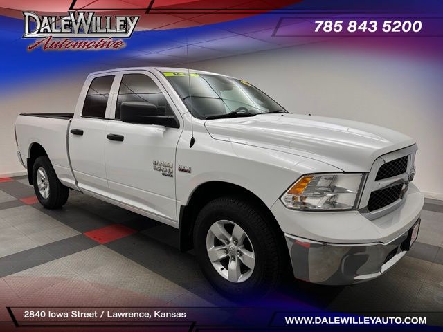 Bright White Clearcoat 2019 RAM 1500 Pickup Truck Four-Wheel Drive 8-Speed Automatic