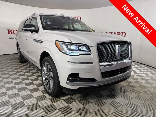 Pearl Metallic 2023 Lincoln Navigator SUV / Crossover Four-Wheel Drive Automatic