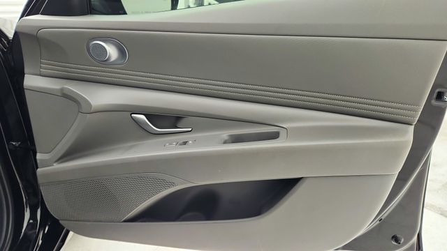 2023 Hyundai Elantra SEL Black at North Houston Mitsubishi