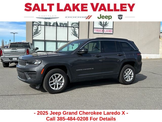Baltic Gray Metallic Clearcoat 2025 Jeep Grand Cherokee Laredo 4WD SUV / Crossover Four-Wheel Drive 8-Speed Automatic