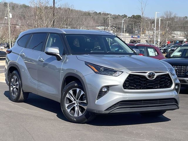 2024 Toyota Highlander XLE FWD
