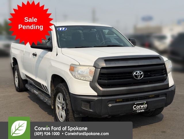 Super White 2017 Toyota Tundra Pickup Truck Four-Wheel Drive 6-Speed Automatic Overdrive
