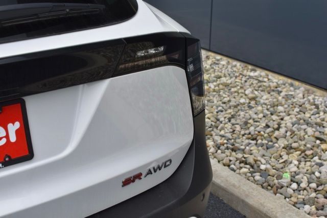 New 2025 Nissan Kicks SR