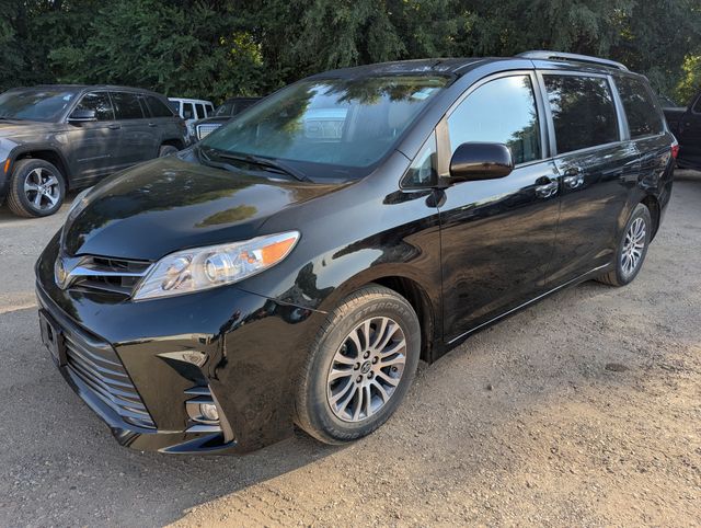 2018 Midnight Black Metallic Toyota Sienna XLE FWD Van