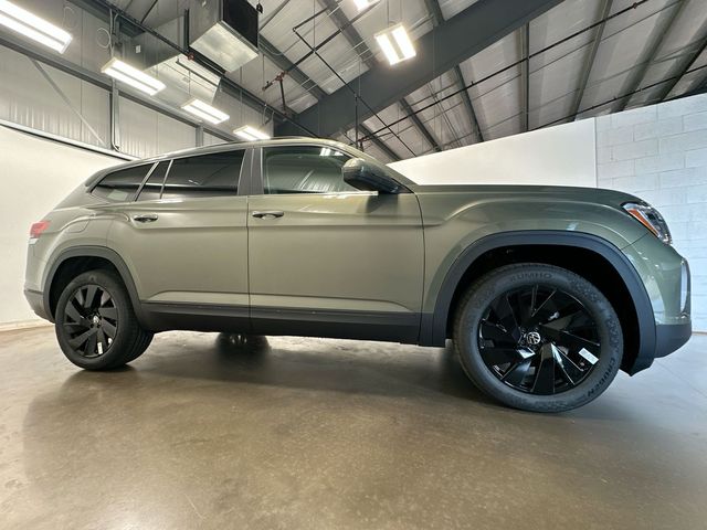 2026 Volkswagen Atlas 2.0T SE w/Technology Green at Subaru and VW of Moon Township
