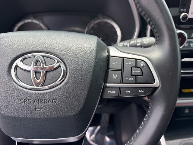 Used 2024 Toyota Highlander SUV