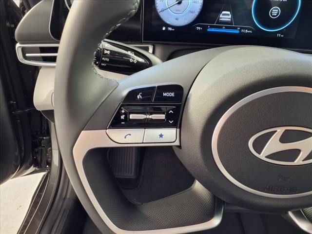 2025 Hyundai Elantra Limited photo