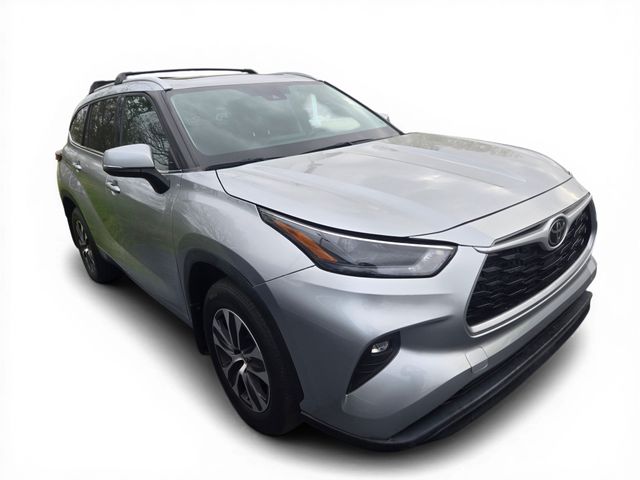 2022 Toyota Highlander XLE AWD