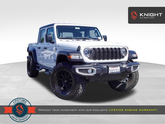 Bright White Clearcoat 2024 Jeep Gladiator Pickup Truck Four-Wheel Drive 6-Speed Manual