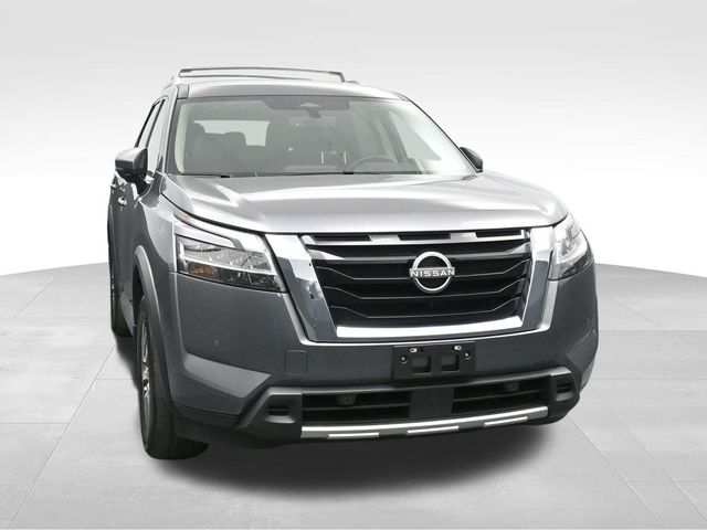 2023 Nissan Pathfinder SL 5