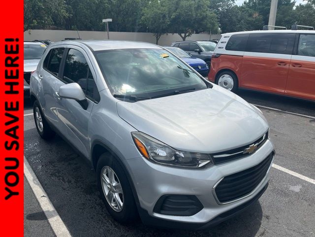 Silver Ice Metallic 2020 Chevrolet Trax LS FWD SUV / Crossover Front-Wheel Drive 6-Speed Automatic