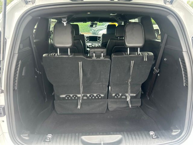 Used 2025 Chrysler Pacifica Van