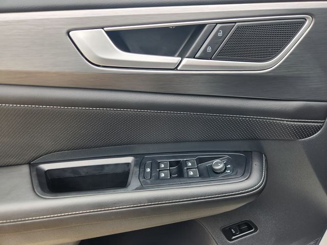 2025 Volkswagen Atlas Cross Sport 2.0T SE w/Technology  at DeMontrond Auto Country