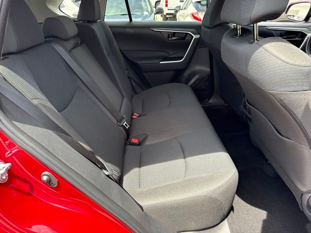 2025 Toyota RAV4 LE - Photo 13