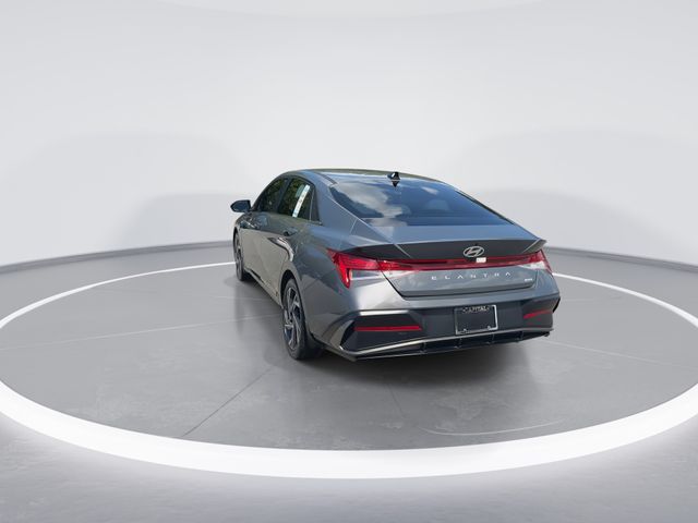 Used 2025 Gray Hyundai Limited image 7
